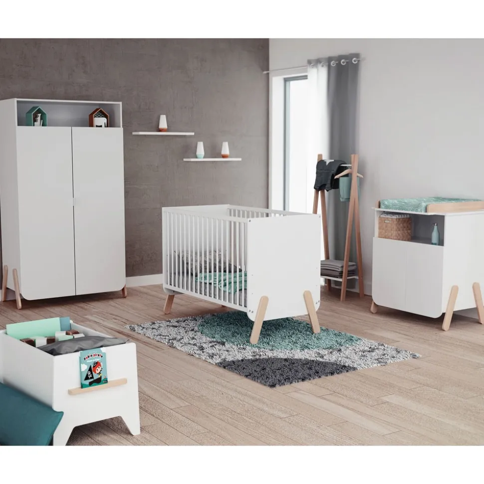 Armoire pirate blanc et hêtre verni