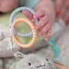 Cale bébé d'activités multisensoriel avec 4 jouets amovibles sylvi