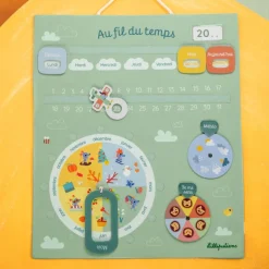 Calendrier pour enfant en tissu vert au fil du temps