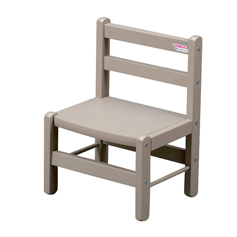 Chaise basse laque gris clair