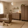 Chambre bébé trio kyo lit 70 x 140 cm + armoire + commode xl avec plan à langer - walnut