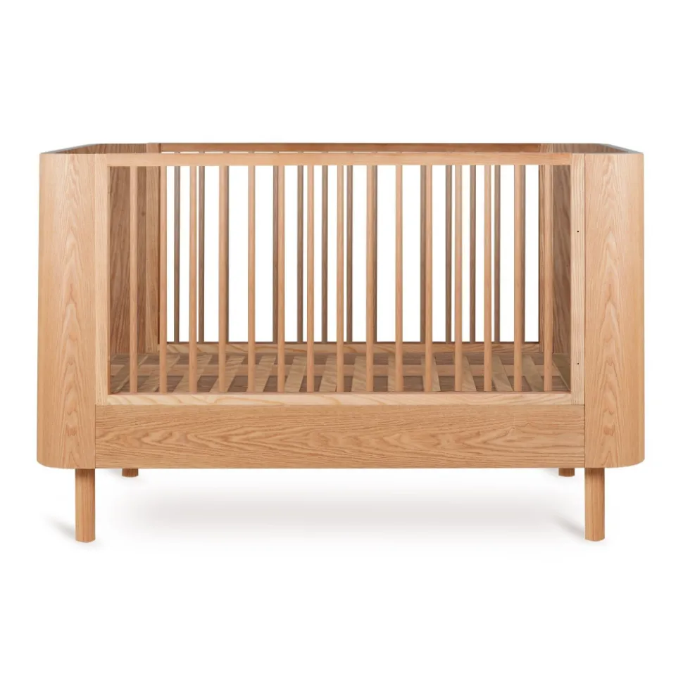 Chambre duo lit bébé 70x140 cm évolutif en canapé yume natural ash + commode 2 portes yume naturel ash wood avec plan à langer