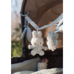 Chaîne d'activités miffy - lucky leaves