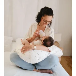 Coussin de maternité et d'allaitement jersey coton ecru / hérissons