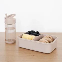 Gourde en plastique recyclé taupe