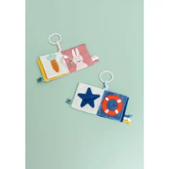 Livre sensoriel pour poussette - mr. shark