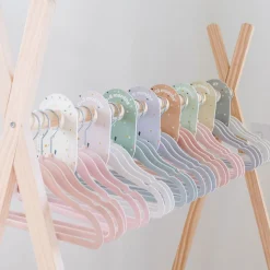 Lot de 15 cintres enfant velours noisette