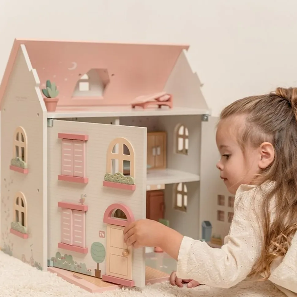 Maison de poupée en bois