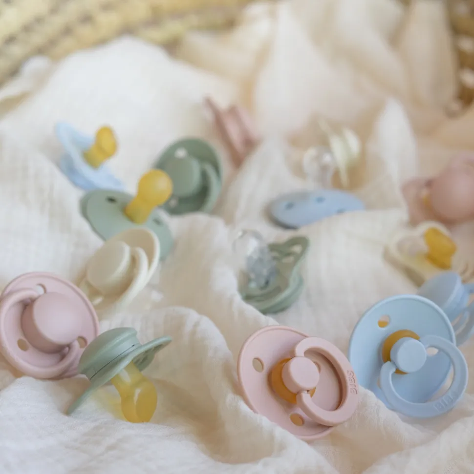 Pack de 2 sucettes colour caoutchouc phosphorescente 0-6 mois iron et baby blue