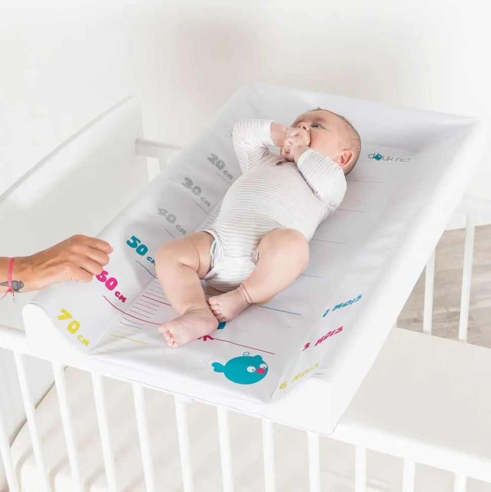 Plan à langer avec matelas intégré
