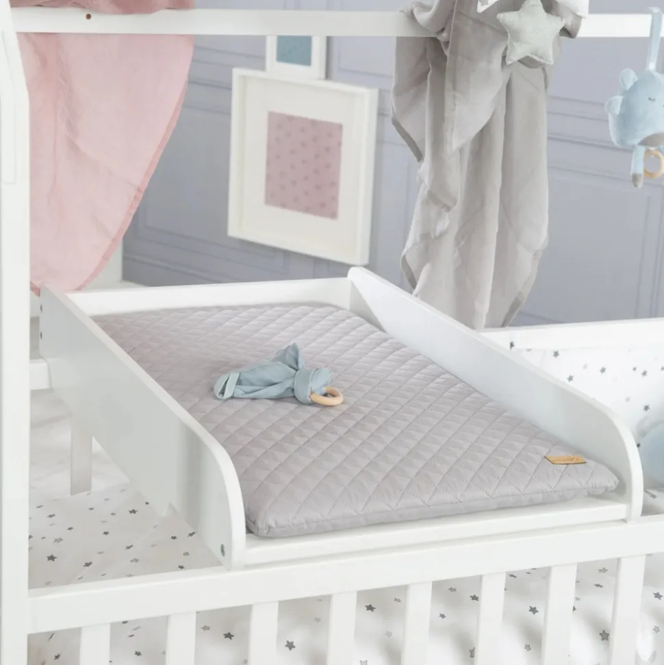 Plan à langer blanc avec matelas taupe