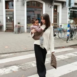 Porte-bébé enfant café