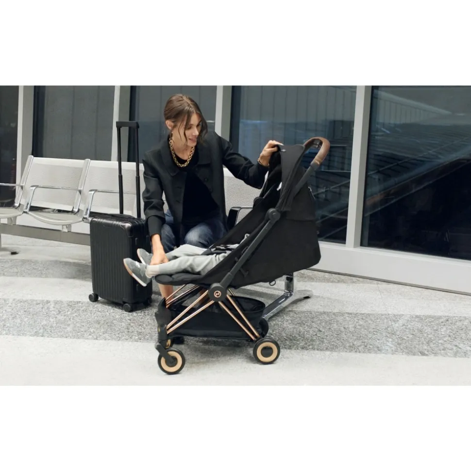 Poussette compacte coya leaf green châssis matt black