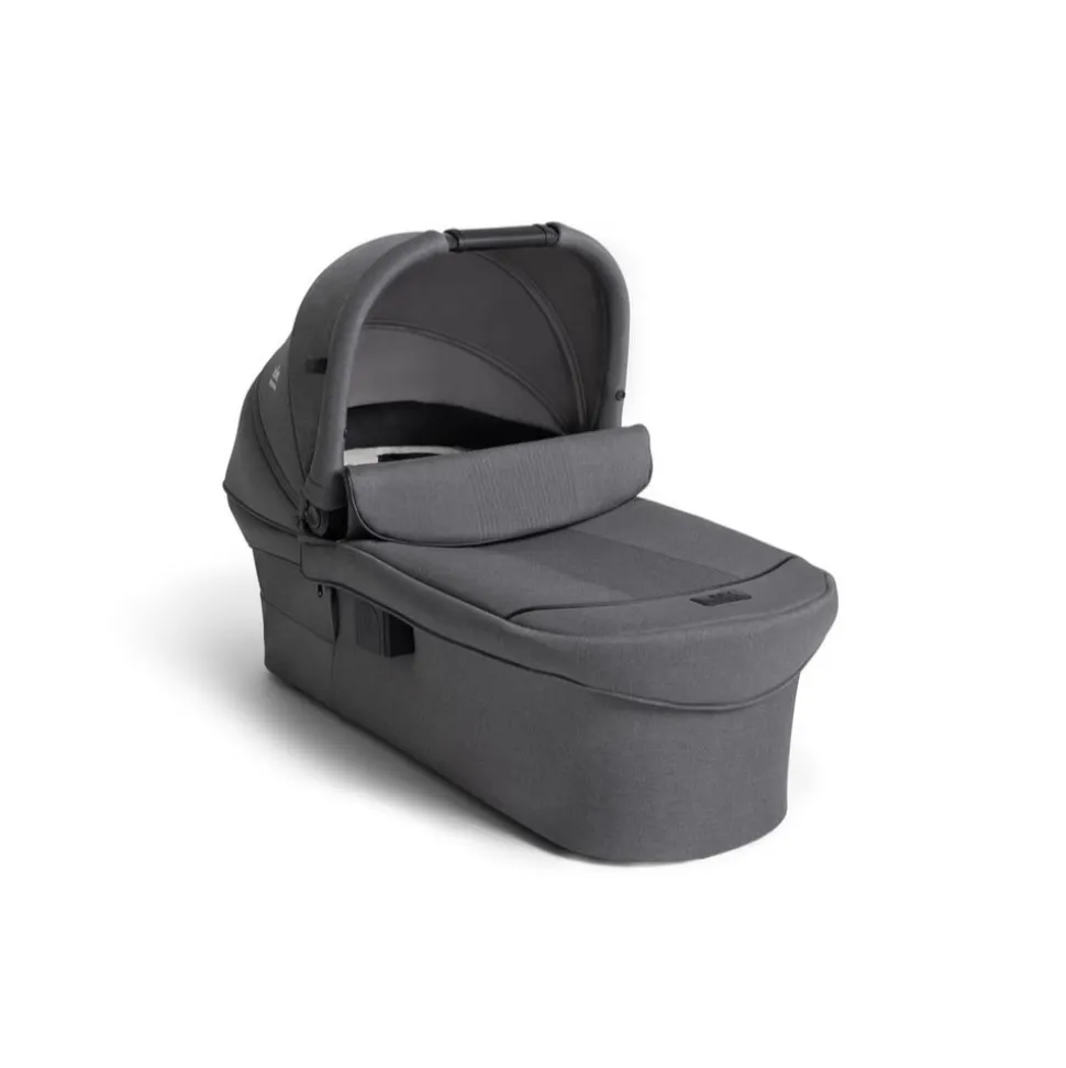 Poussette trio finiti signature + siège auto i-snug 2 raven + nacelle ramble signature xl ebony