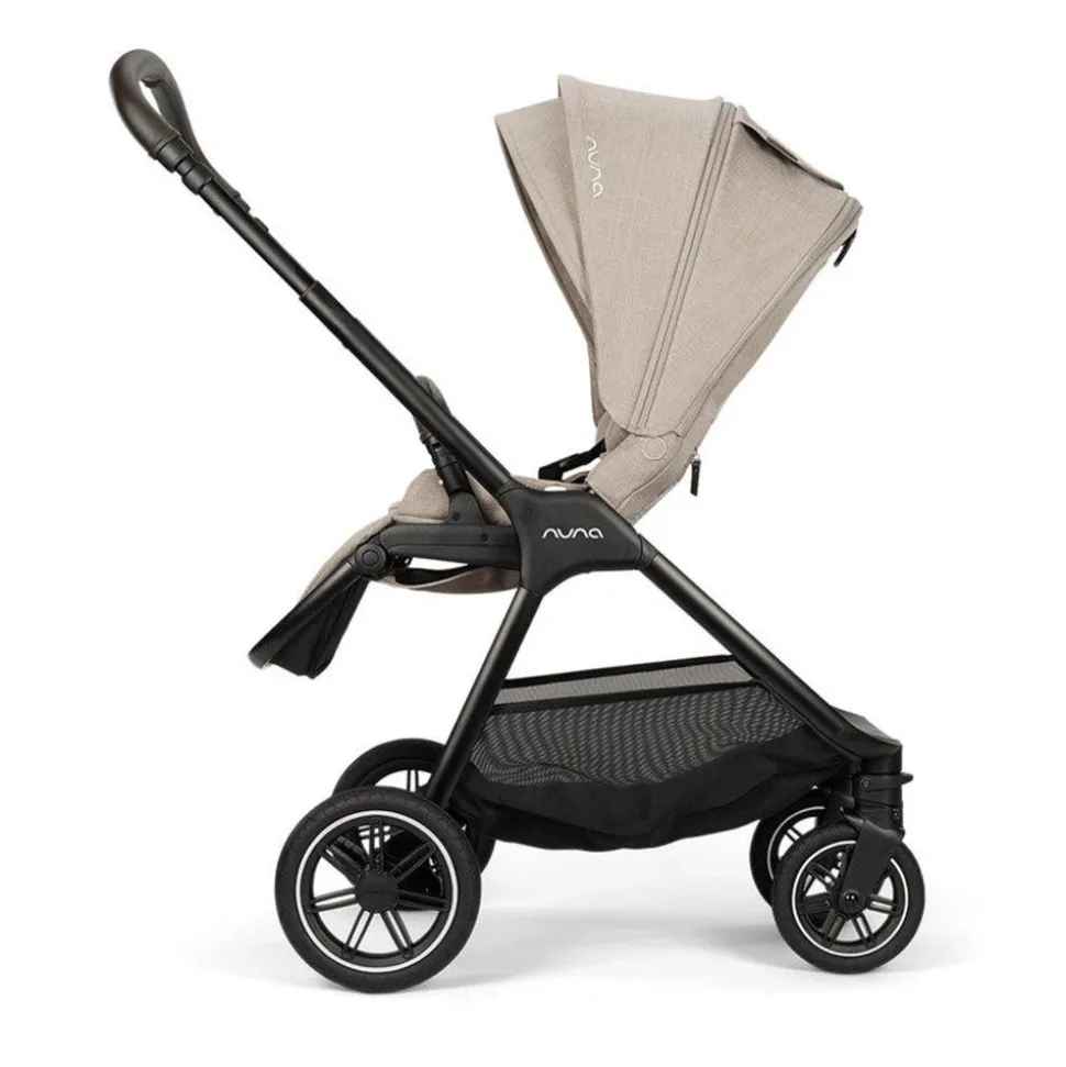 Poussette trio triv next + siège auto arra flex + nacelle lytl chateau