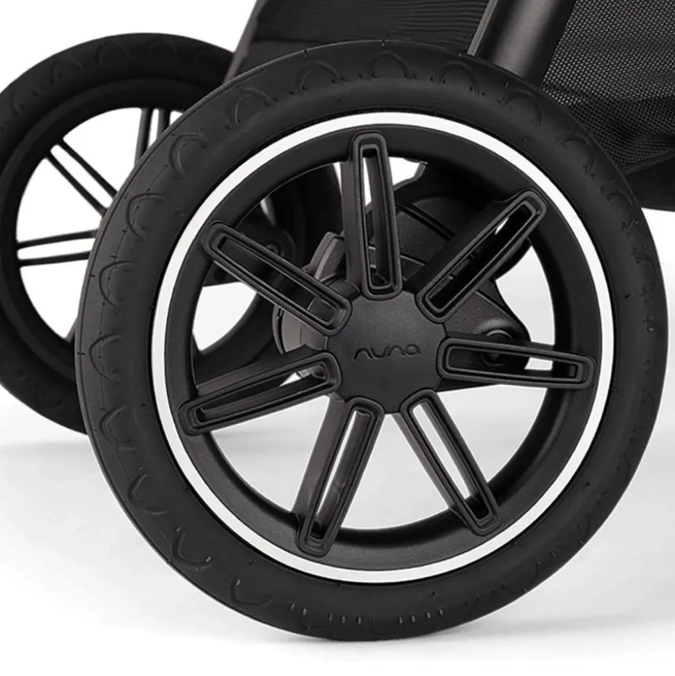 Poussette trio triv next + siège auto arra flex + nacelle lytl thunder