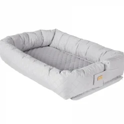 Réducteur de lit bébé gris