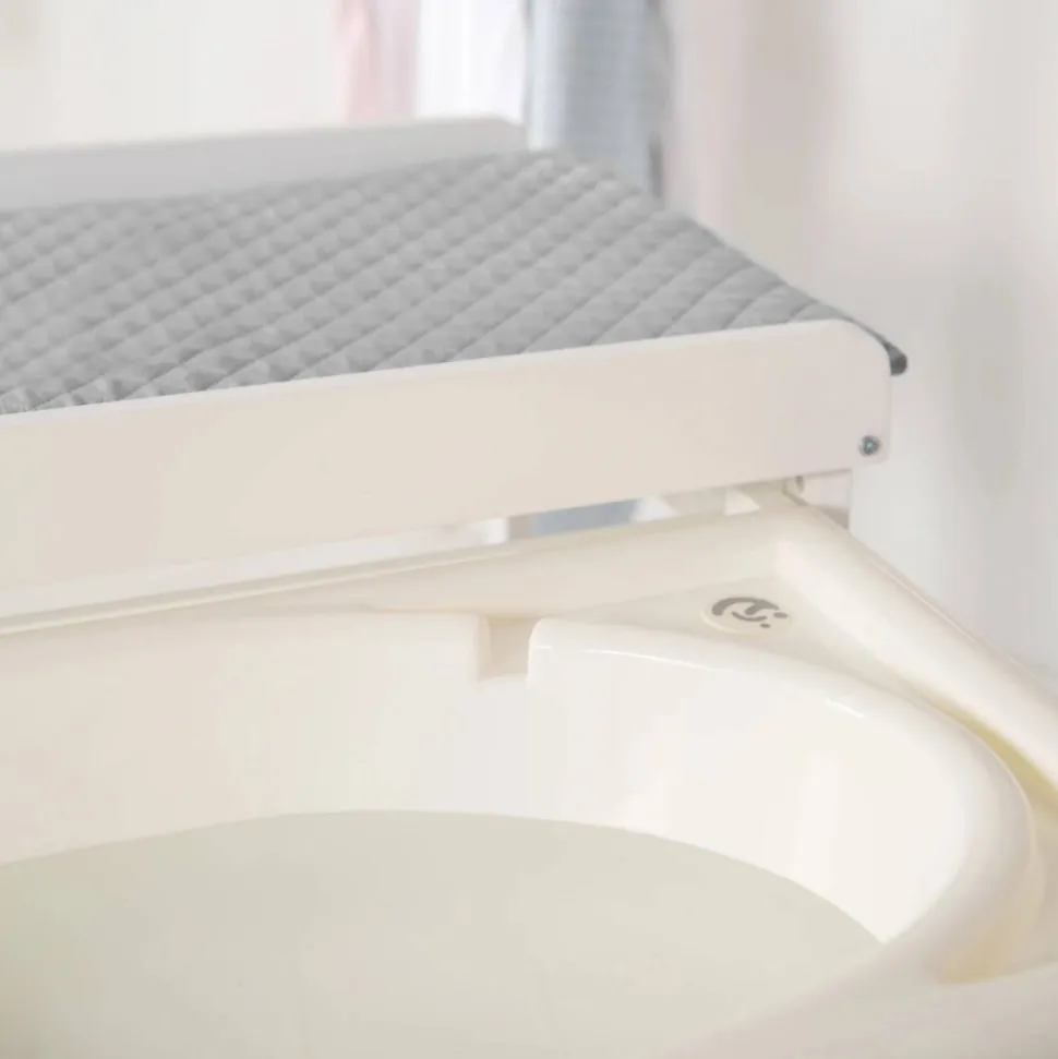 Table à langer avec baignoire baby pool et matelas à langer roba style gris