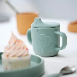 Tasse d'apprentissage peekaboo elphee bleu