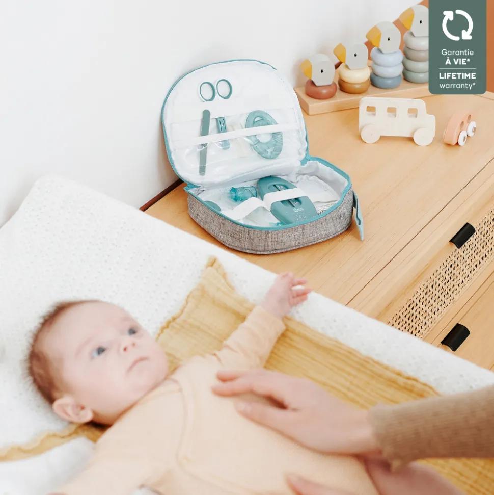 Trousse de soin bébé 9 accessoires aqua