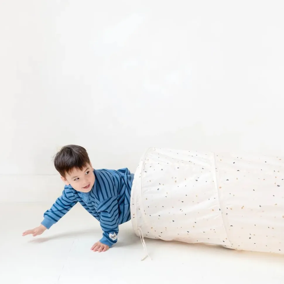 Tunnel de jeu en tissu recyclé terrazzo crème