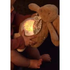 Veilleuse musicale projection d'étoiles lapin doudou beige sable